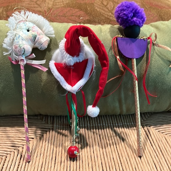 Bundle of 3 Vintage Christmas Ornaments-used SFH - Picture 2 of 10